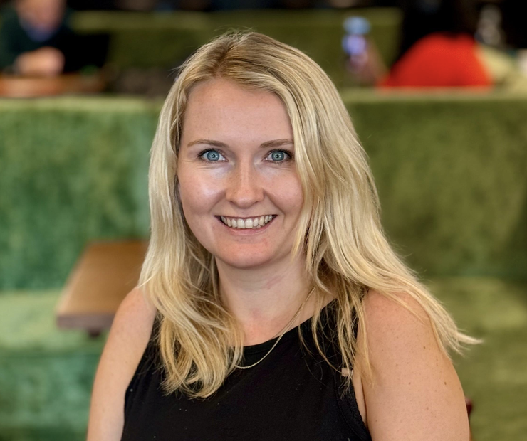 Louise Cooper