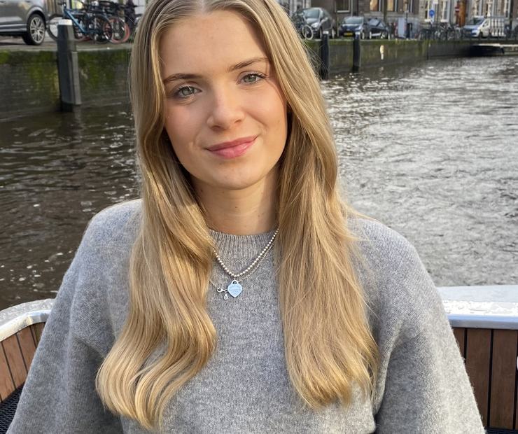 Zoë May